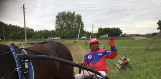 12 июня — в День России в с. Синьялы прошли конные бега, ставшие отборочным этапом на финал «Кубка Чувашии-2019
