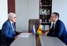 И.о министра физической культуры и спорта Василий Петров провёл рабочую встречу с депутатом Госдумы РФ Анатолием Аксаковым