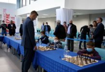 В Чебоксарах гроссмейстер Сергей Карякин провел сеанс одновременной игры в шахматы