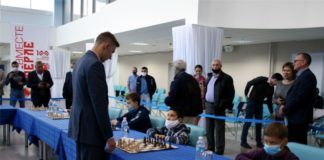 В Чебоксарах гроссмейстер Сергей Карякин провел сеанс одновременной игры в шахматы