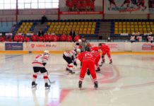 «Сокол» проигрывает соседу по турнирной таблице — «Металлургу-Серову»