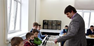 В Чувашии сразу на четырёх площадках прошли сеансы одновременной игры с международными гроссмейстерами