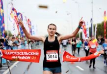 Ксения Махнева выиграла полумарафонский забег в рамках Царскосельского марафона