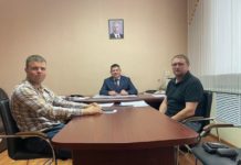 Сегодня прошла встреча нового главного тренера хоккейного клуба «Чебоксары» Владимира Владимировича Орлова и начальника управления физической культуры и спорта города Чебоксары Сергея Алексеевича Худаева