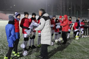 GyJ9ljDFL5I Вручение ценных подарков в рамках первенства Федерации футбола Чувашской Республики