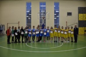 cwPbpFWXyOw Команда юношей и девушек Чувашского кадетского корпуса - победители первенства Калининского района города Чебоксары по баскетболу