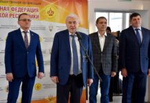 В подарок к Новому году — профессиональные шахматные часы