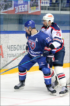 b5deaacd648e8814855861a55b8e7674 Третье домашнее поражение ХК "Чебоксары" от саратовского "Кристалла"