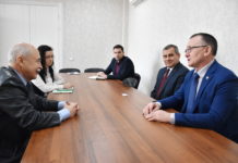 Василий Петров встретился с руководителем комиссии «Шахматное образование» Федерации шахмат России Александром Костьевым