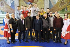 hd dscf1544 Десять медалей завоевали борцы Чувашии на домашнем первенстве Поволжья среди юниоров