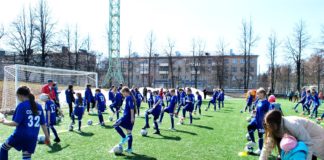 Футбол — любимая игра не только мальчишек, но и девчонок