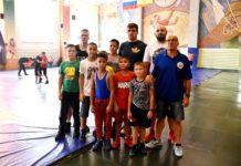 Мастер-класс с чемпионом: Сергей Козырев встретился с юными борцами Чувашии