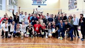 hd nv3ebs1c0k4 В Чувашии разыграли награды турнира по волейболу на переходящий Кубок памяти Платона Давыдова