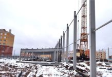 В Новом городе продолжается строительство ледового стадиона