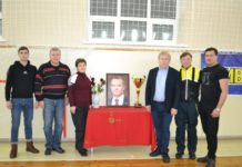 В спортивном зале Янышской школы состоялся волейбольный турнир среди мужских команд ветеранов памяти первого Главы Чувашской Республики Михаила Игнатьева