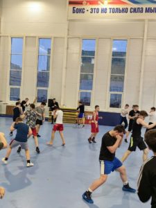 O6Ub3Jui 14 Открытая тренировка и спарринги среди любителей «кожаной перчатки» прошли в СШ В. Соколова