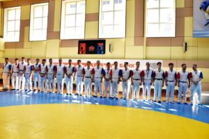 jTqPJ y88o Сильнейшие юные самбисты Чувашии борются за медали соревнований, посвященных памяти Заслуженного тренера России А.Б. Рыбакова