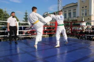 hhnlLihfKhA Матчевая встреча по единоборствам «Битва на Волге» прошла в преддверии Дня Республики