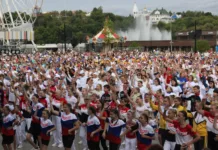 Легендарная «Зарядка со звездой» собрала более 5000 человек!