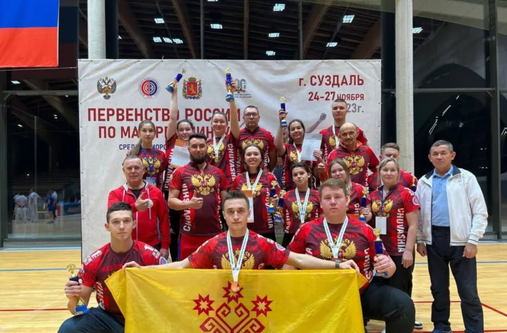 Коллекция медалей по мас-рестлингу из Суздаля