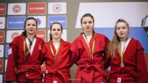 P2GZS108FbY "Золото" и "серебро" привезли чувашские спортсменки со II Всероссийского турнира по женскому боевому самбо.