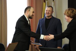 L67CQILSyEQ "Чебоксарских Ястребов" с бронзовыми медалями Высшей Лиги Чемпионата России поздравила Ольга Чепрасова