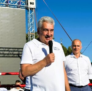 G2WXc3ZwHRE В Чебоксарах в День молодежи ярко и зрелищно прошел Фестиваль единоборств «Запишись в чемпионы» – «Битва на Волге!»